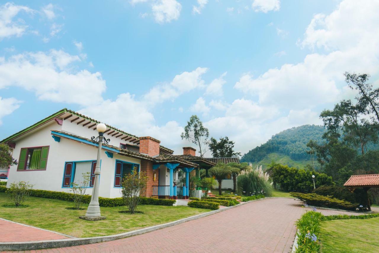 Termales El Otono Hotel La Enea Exterior foto View of the town of La Capilla